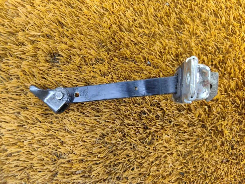 Ограничитель двери