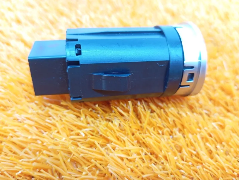 Кнопка запуска двигателя