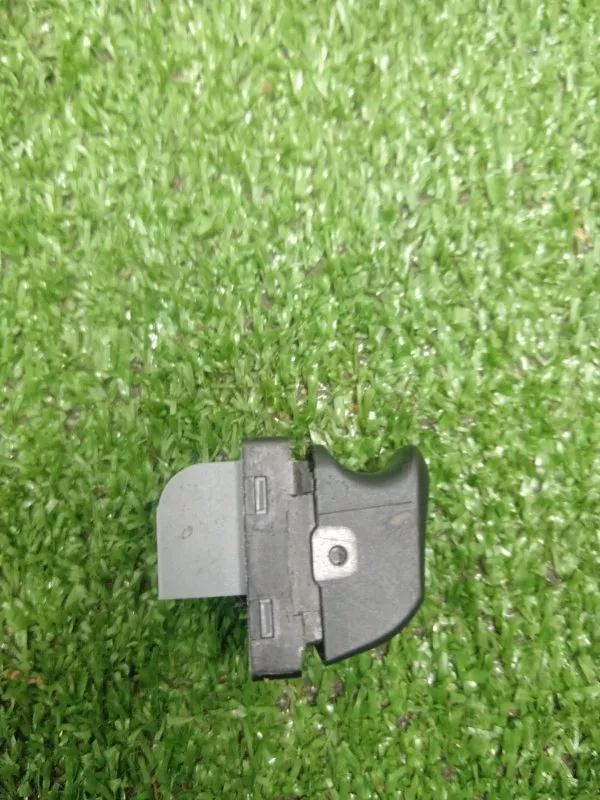 Кнопка стеклоподъемника