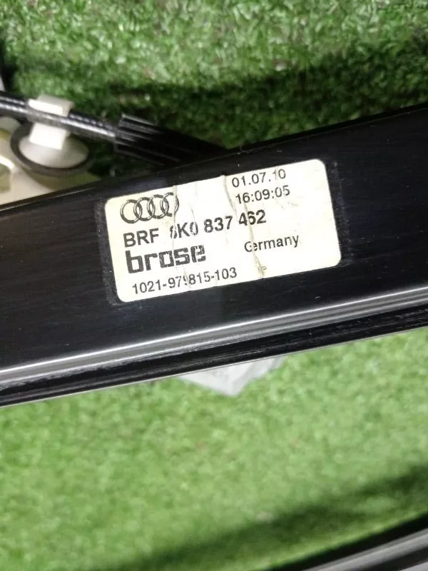 Стеклоподъемник Audi A4 2010 8K0837462E B8, передний правый