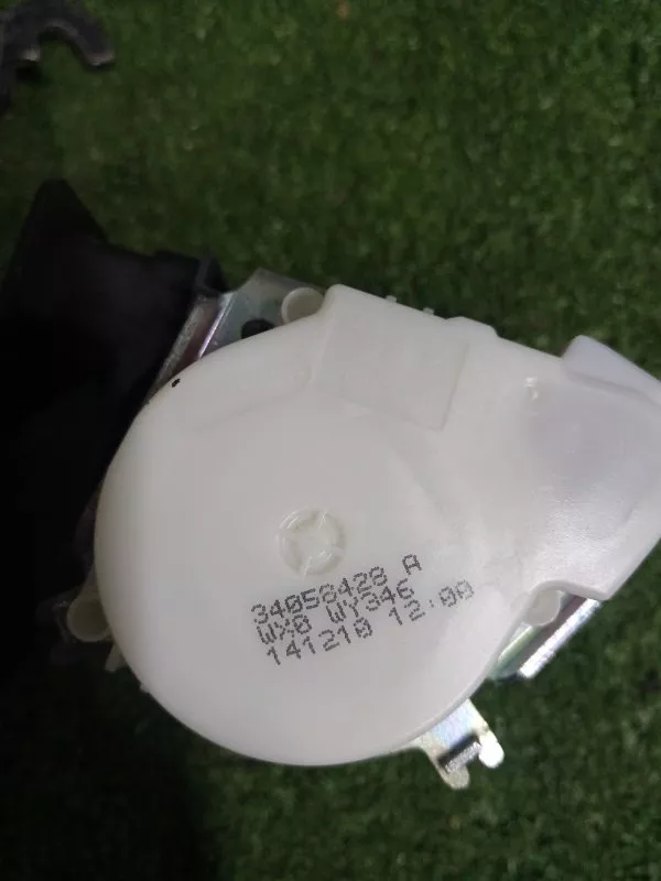 Ремень безопасности