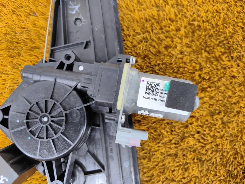 Стеклоподъемник