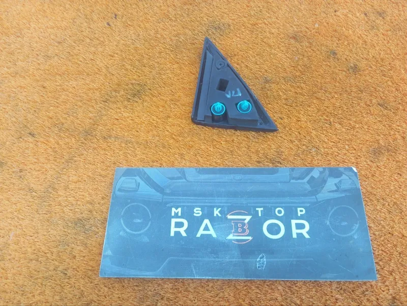 Уголок двери