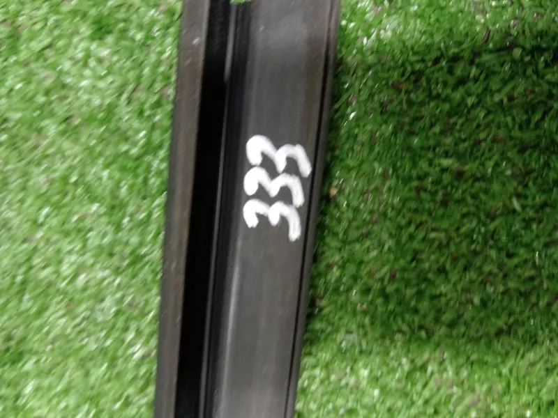 Уплотнитель стекла двери