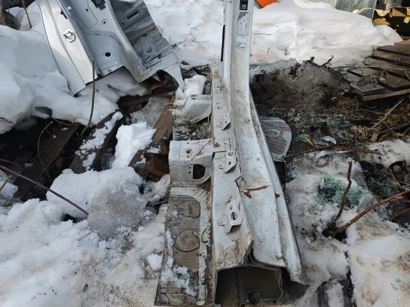 Порог с центральной стойкой