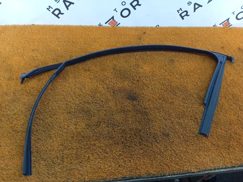 Уплотнитель стекла двери