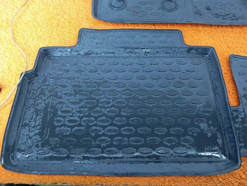 Коврик салона