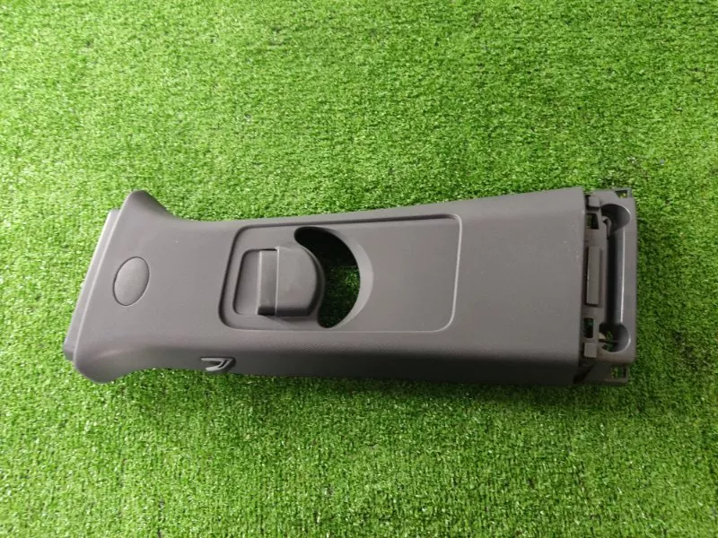 Обшивка центральной стойки