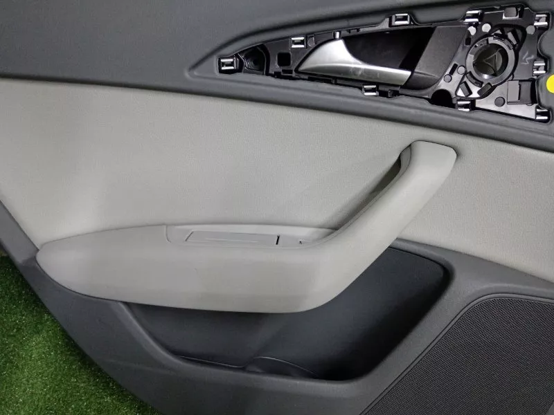 Обшивка двери Audi A6 2011 4G0867305 C7, задняя левая