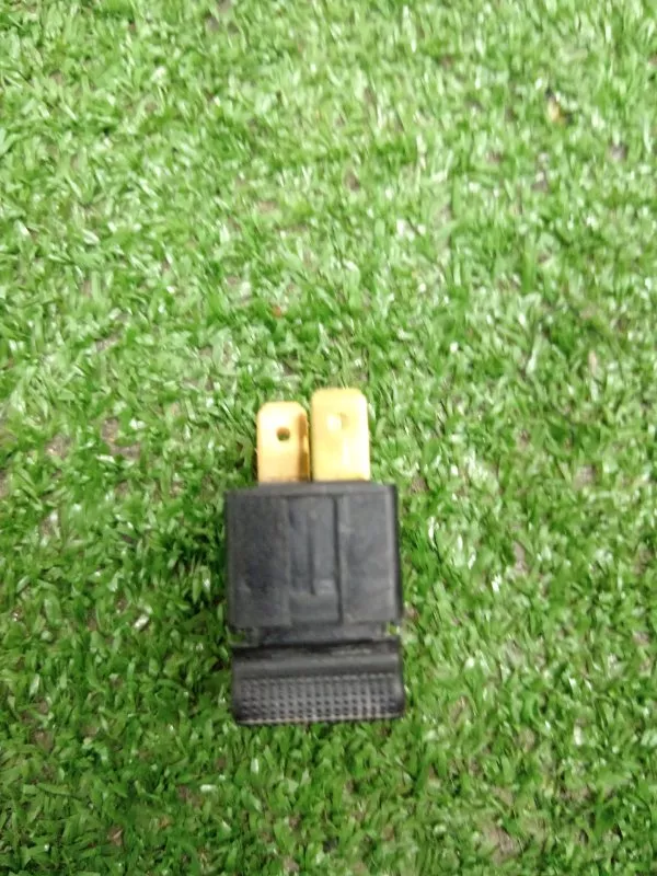 Кнопка стеклоподъемника