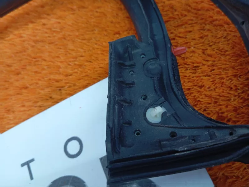 Уплотнитель двери