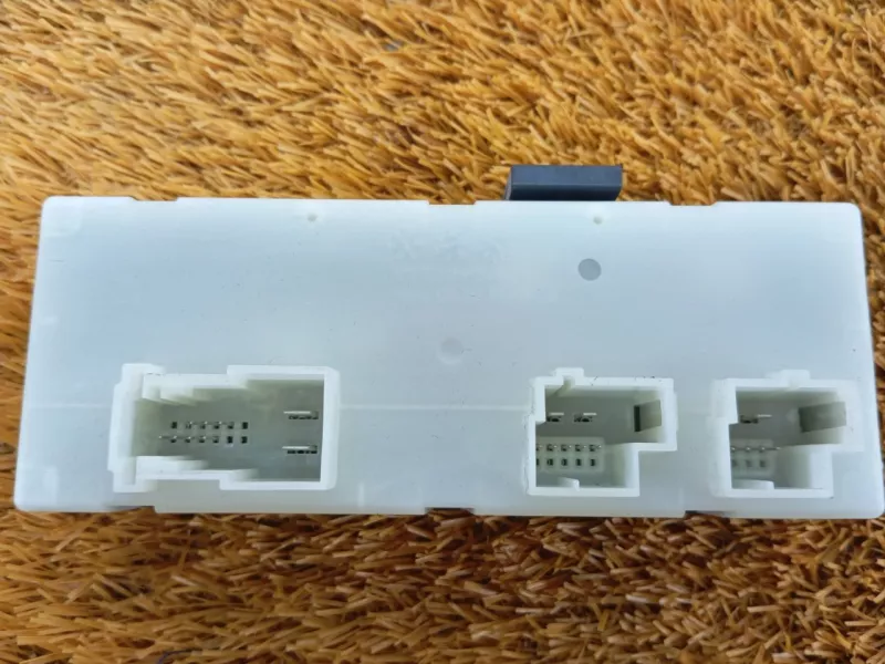 Блок управления крышки багажника