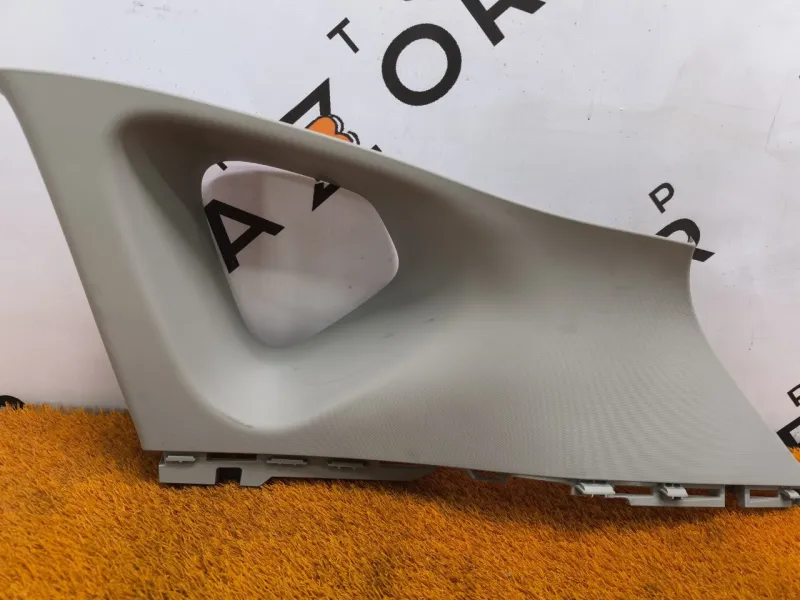 Накладка на стойку кузова