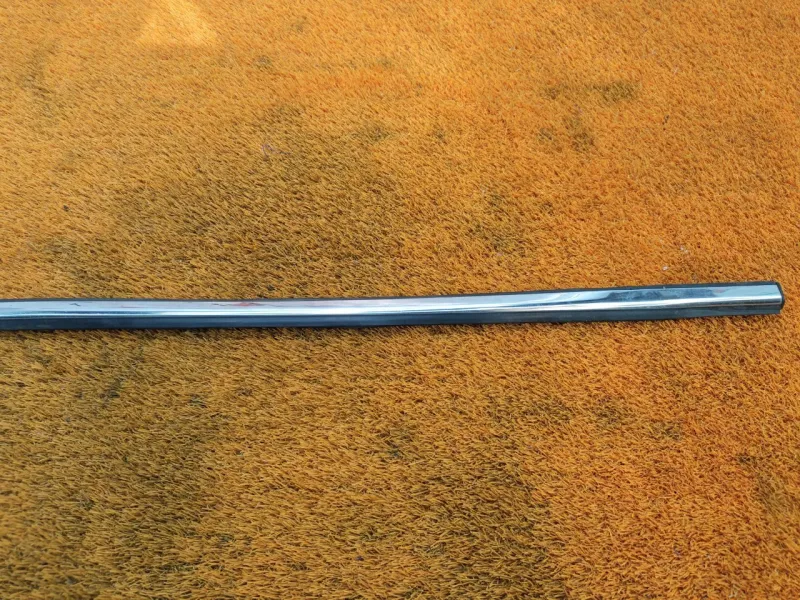 Молдинг стекла