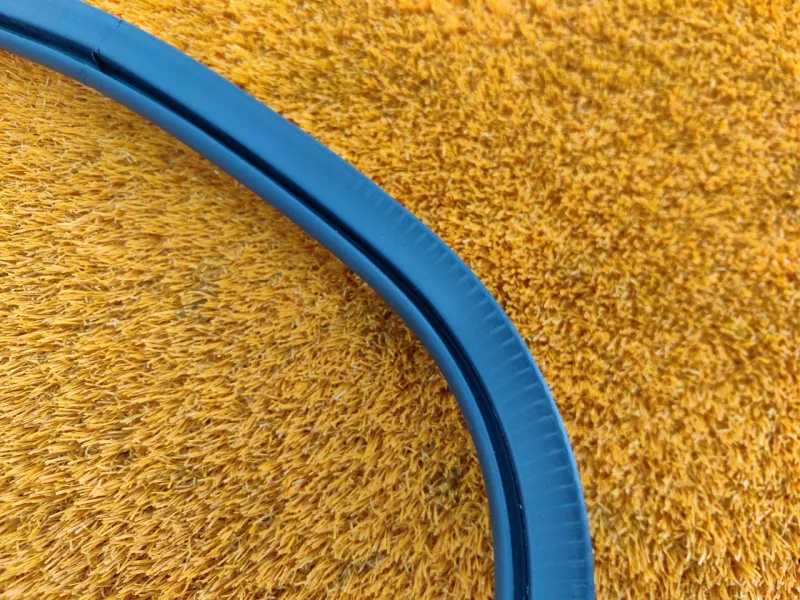 Уплотнитель проема двери