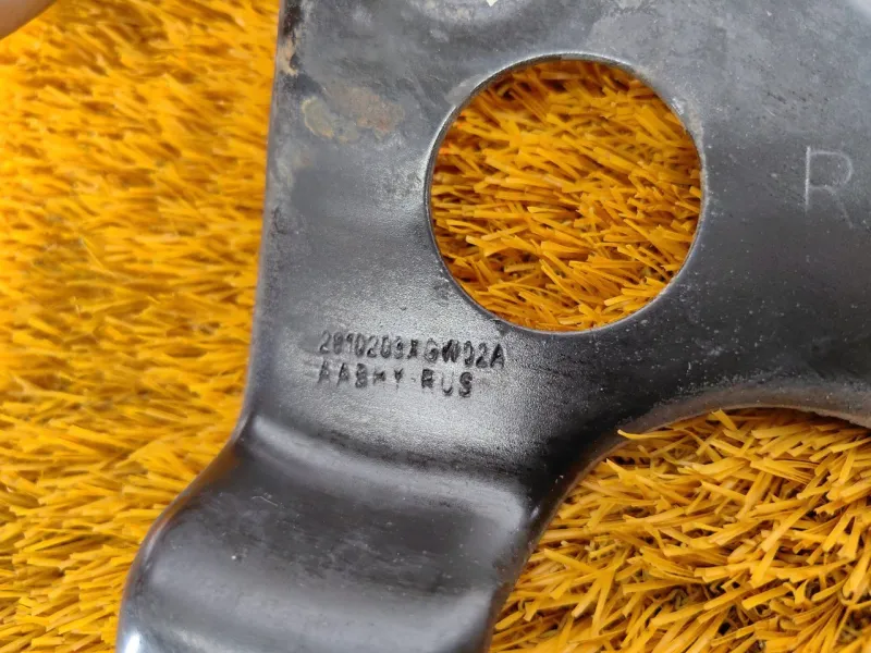 Крепление балки подвески