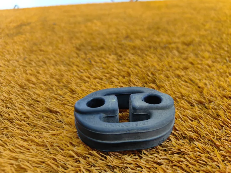 Крепление глушителя