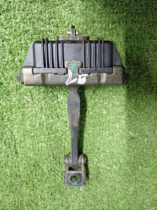 Ограничитель двери