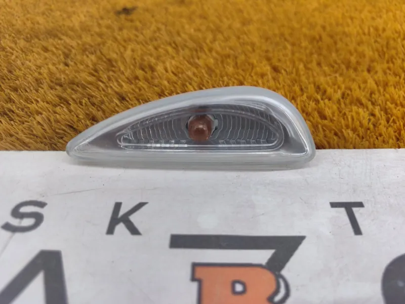 Повторитель поворота в крыло