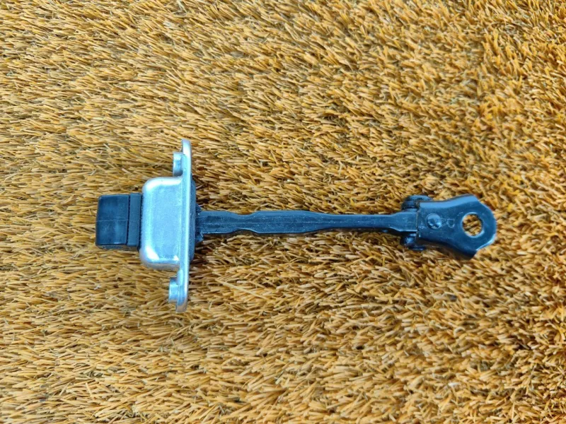 Ограничитель двери