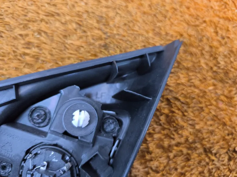 Уголок двери