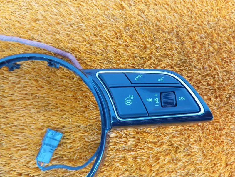 Накладка рулевого колеса (Молдинг руля)