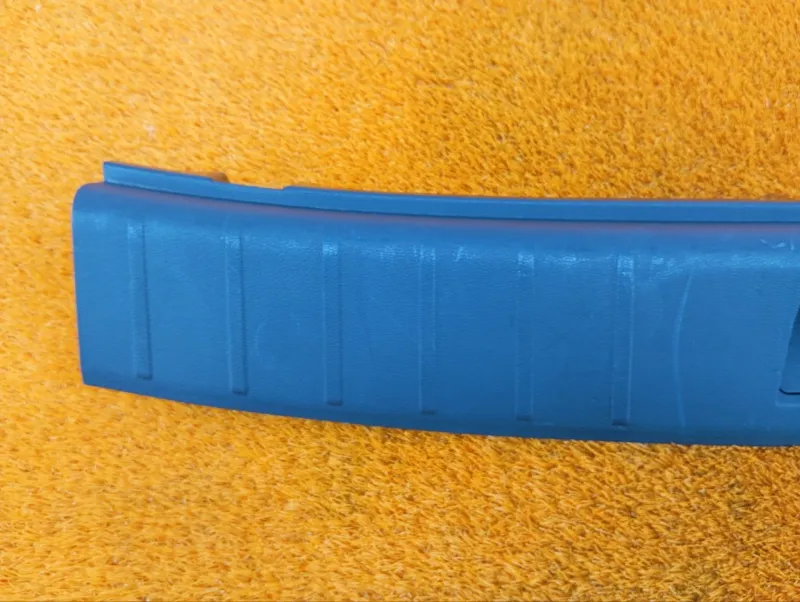 Накладка замка багажника