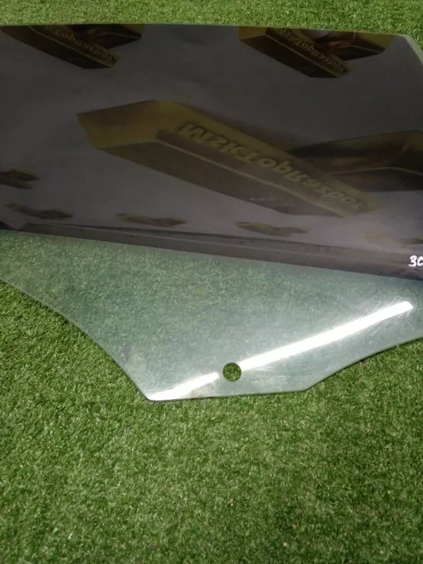 Стекло двери BMW 1-Series 2007 51357067794 E87, заднее правое