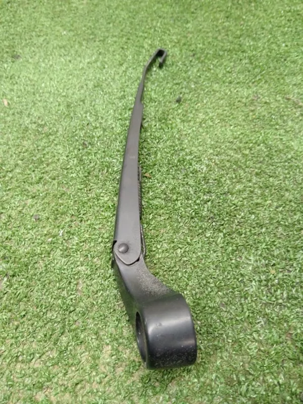 Дворник задний