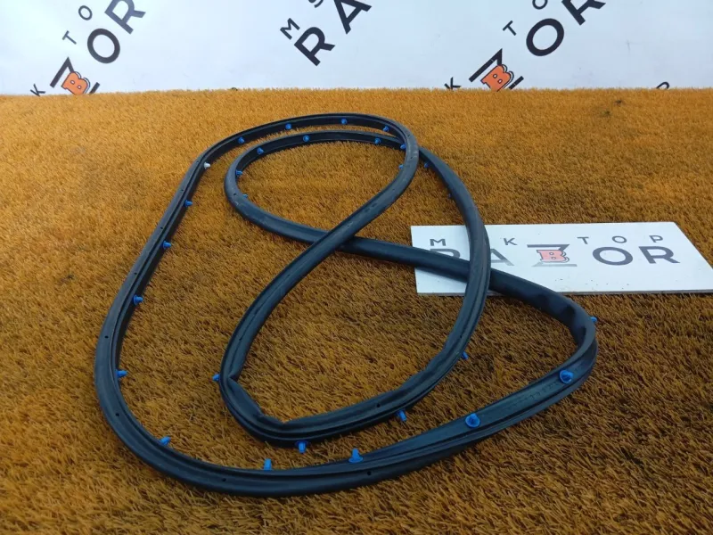 Уплотнитель двери