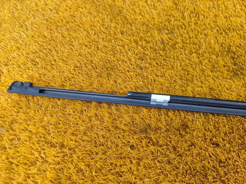 Уплотнитель стекла двери