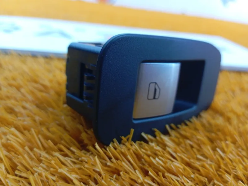 Кнопка стеклоподъемника