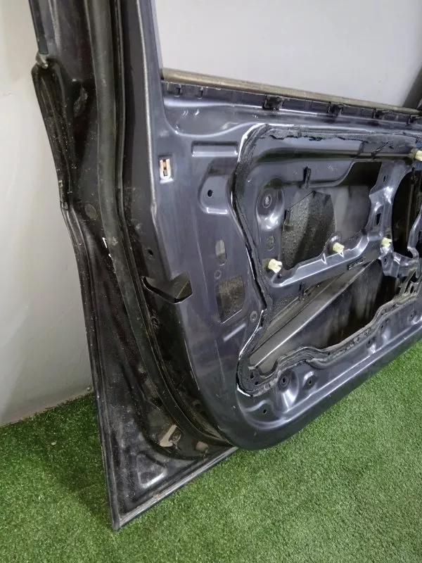 Дверь BMW 3-Series 2005 41007203643 E90, передняя левая