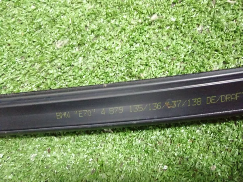 Уплотнитель стекла двери