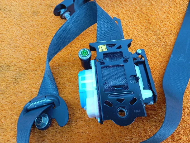 Ремень безопасности