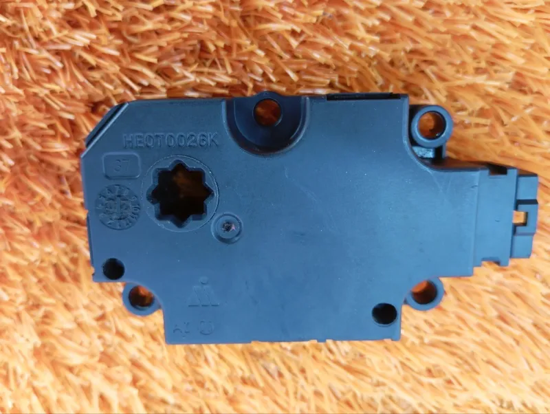 Моторчик заслонки печки