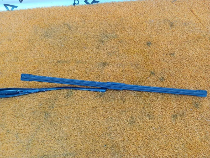 Поводок стеклоочистителя лобового стекла