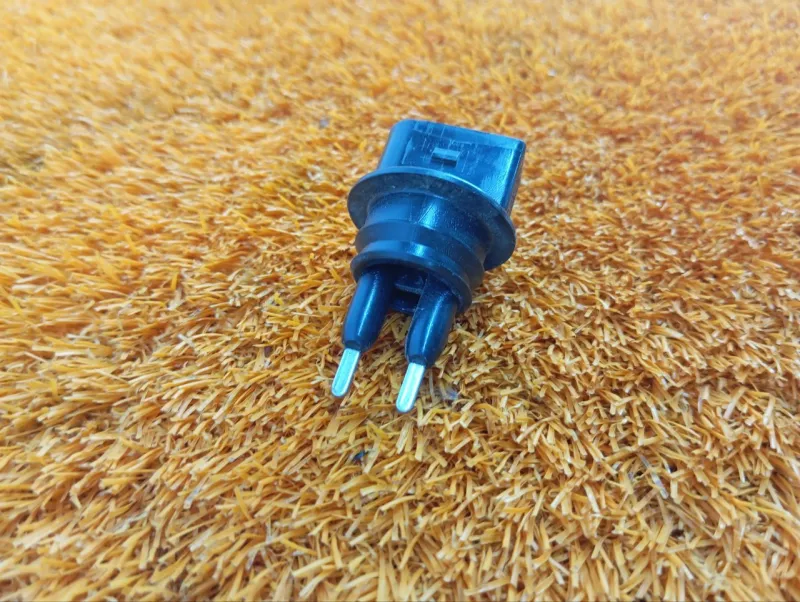 Датчик уровня бачка омывателя