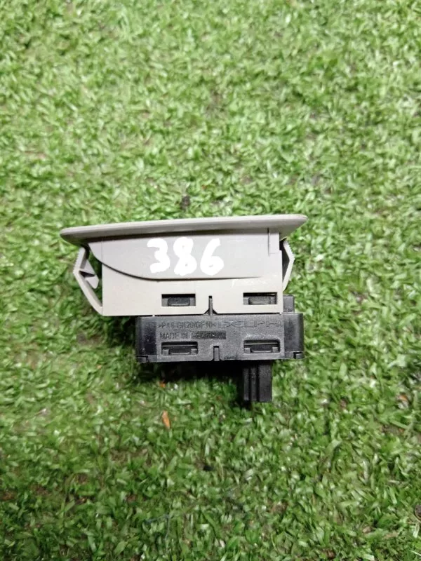 Кнопка стеклоподъемника