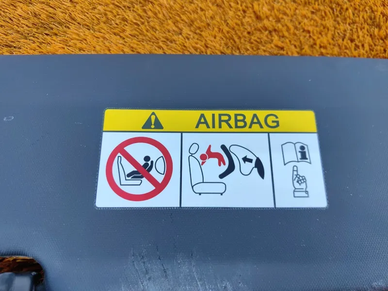 Козырек солнцезащитный