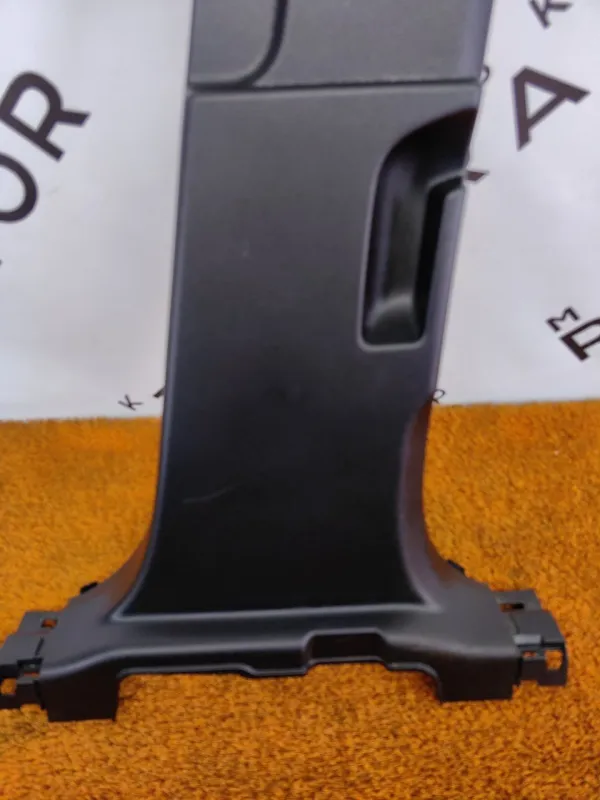 Обшивка центральной стойки