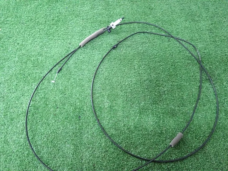 Трос лючка топливного бака