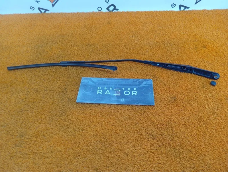 поводок стеклоочистителя