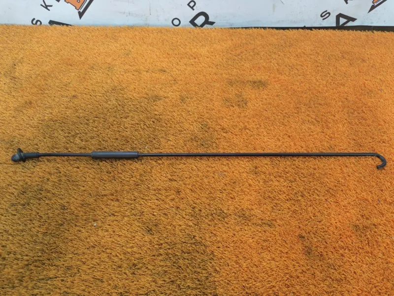 Упор капота