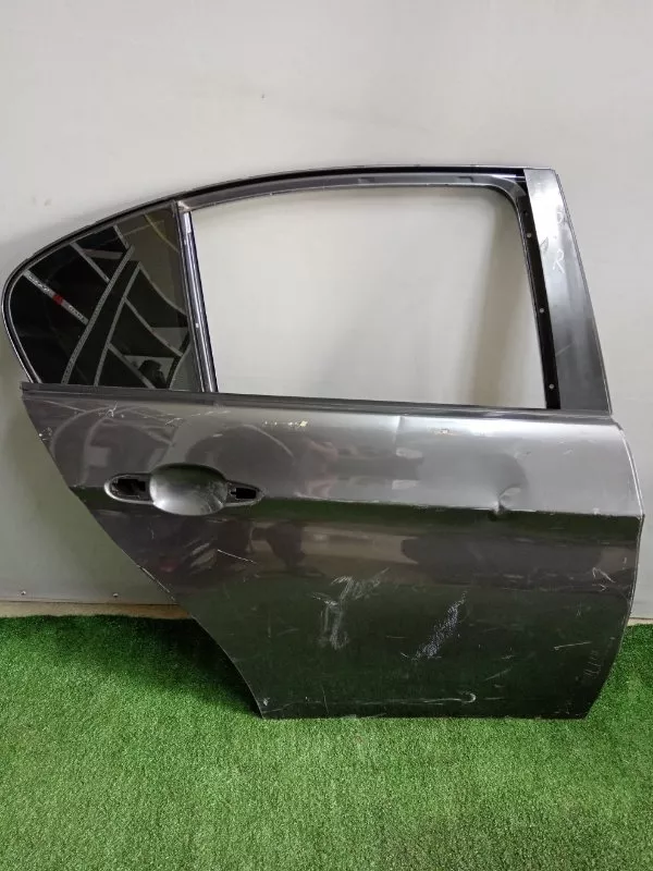 Дверь BMW 3-Series 2005 41007203648 E90, задняя правая