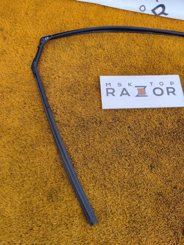 Уплотнитель стекла двери