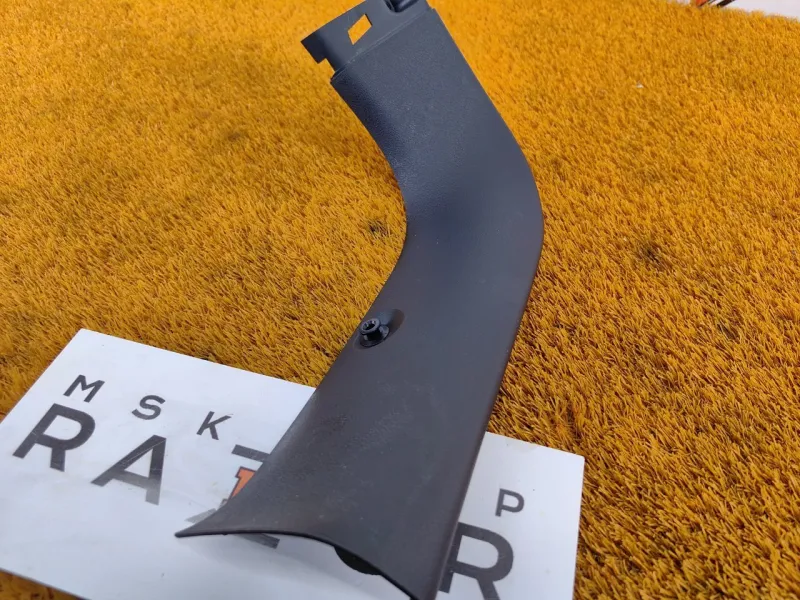 Накладка крышки багажника