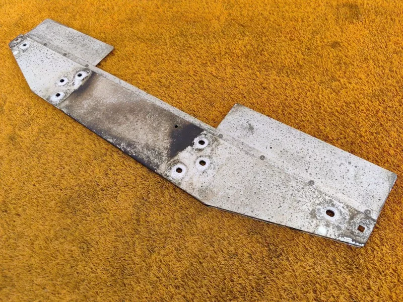 Кронштейн кузова