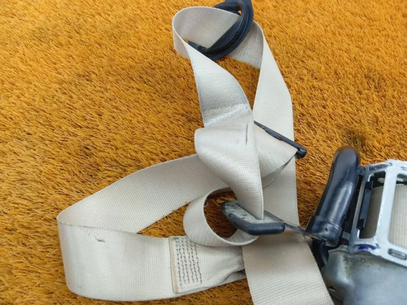 Ремень безопасности