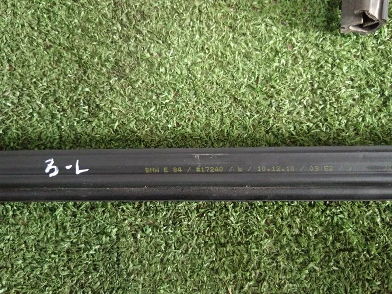 Уплотнитель стекла двери